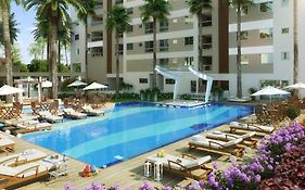 Apartamento novo frente mar com piscina em Home Club